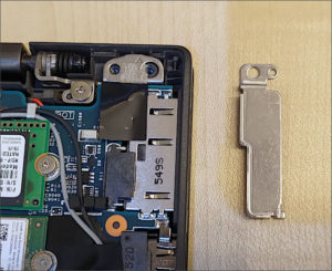 図11.ブラケット取り外し