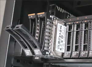 図02.古いキャディトレイ収まらず